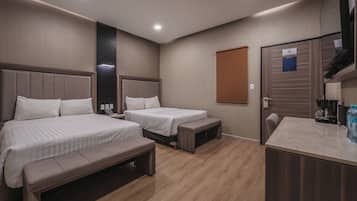 1 chambre, minibar, coffres-forts dans les chambres, bureau