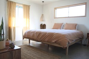 3 habitaciones, escritorio, wifi gratis y ropa de cama 