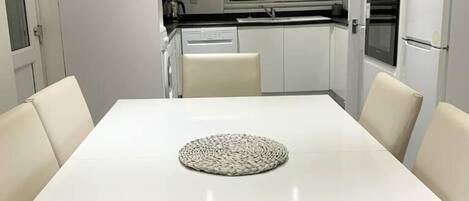 House | Private kitchen | Fridge, microwave, oven, stovetop