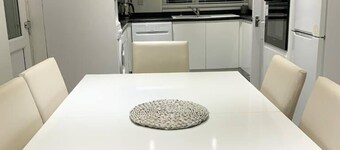 Stunning 2-bed House in Pembroke Dock