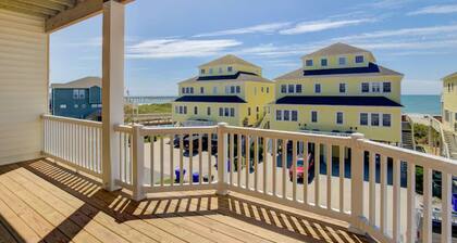 6 Bed 5 Bath Ocean Views, Elevator, 2 masters Suites, & Community Pool