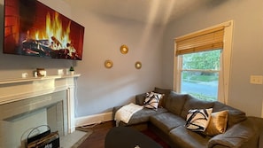 Smart TV, offices - Central Lakewood 3bdrm townhouse (Lakewood)