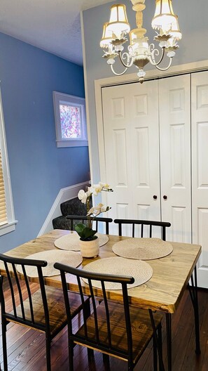 Dining - Central Lakewood 3bdrm townhouse (Lakewood)