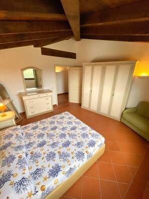 3 chambres, fer et planche à repasser, Wi-Fi gratuit