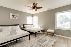 4 bedrooms, iron/ironing board, free WiFi, bed sheets