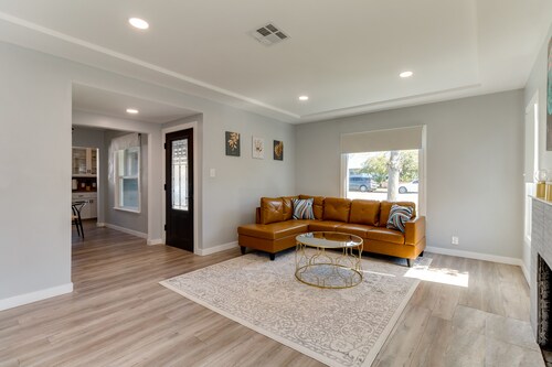 San Fernando Pool home + Large Private Guest House