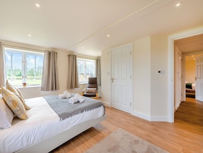 2 bedrooms, free WiFi, bed sheets - 2 bedroom accommodation in Preston, near Canterbury (Preston, near Canterbury)