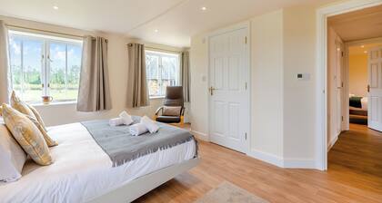 2 bedroom accommodation in Preston, near Canterbury