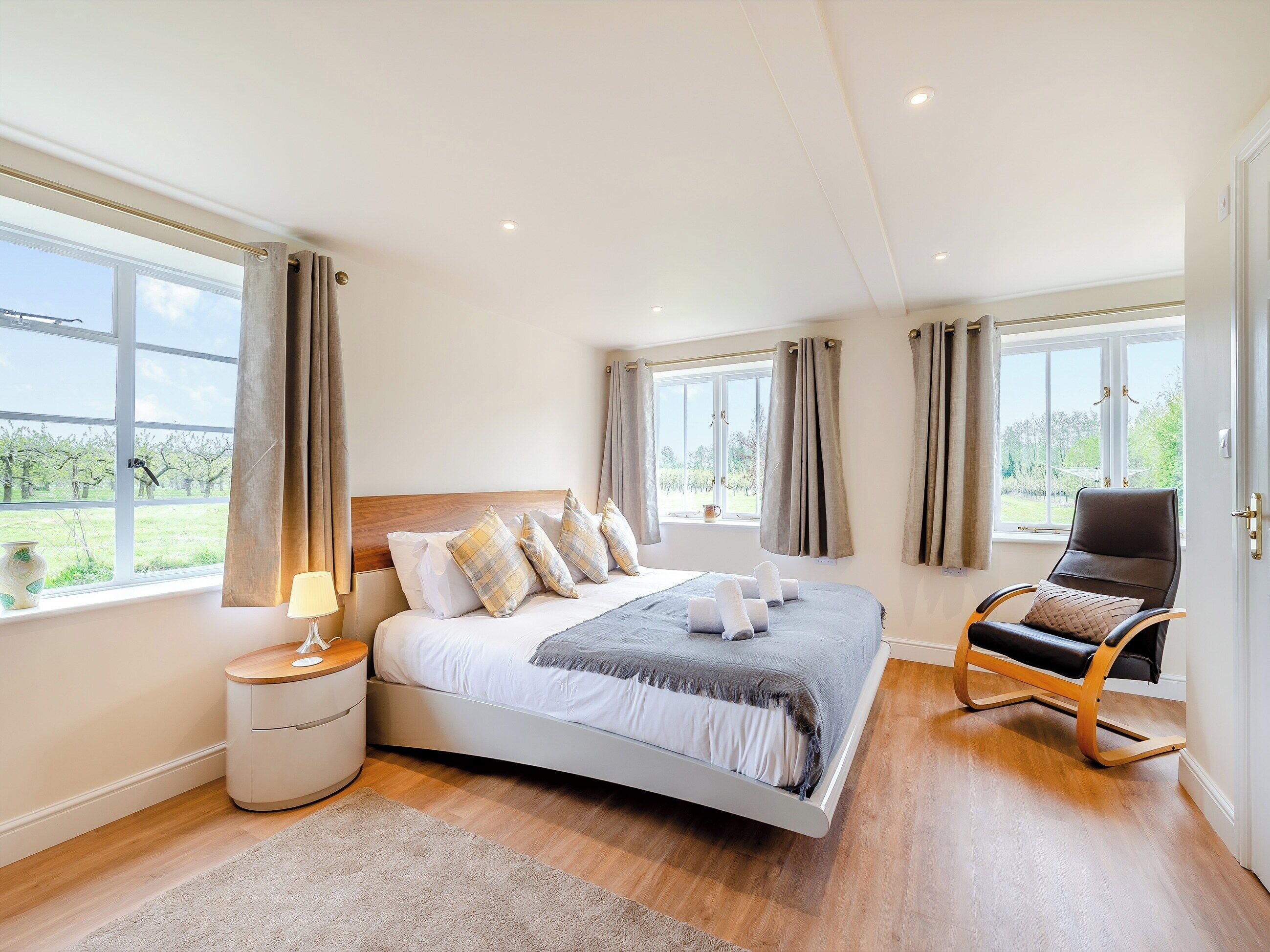 2 bedrooms, WiFi (free), bed sheets