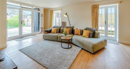 2 bedroom accommodation in Preston, near Canterbury
