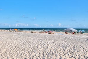 Una playa cerca