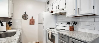 Come stay with us at this modern 2, bed 1 bath apartment located in West Wichita