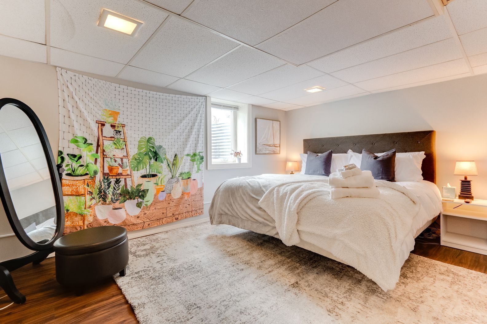 Beautiful Boho Bungalow walk 2 Lake, Beach, Restaurants