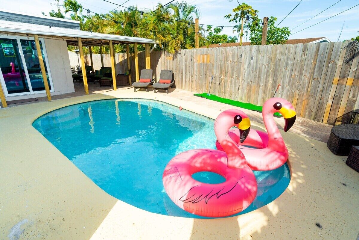 Pompano Palace · * NEW* Upscale Pompano Retreat w/Game Room & Pool!