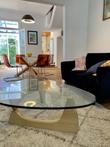 Amazing location, sleeps 5, gorgeous original Glebe terrace, great value!