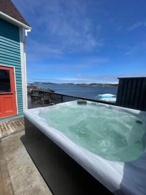 Terrace/patio - Jagged Rocks Summary: (Twillingate)