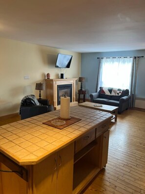 Interior - Jagged Rocks (Twillingate)
