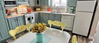 Stockley's Saltbox Su