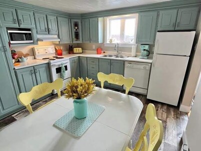 Stockley's Saltbox Su