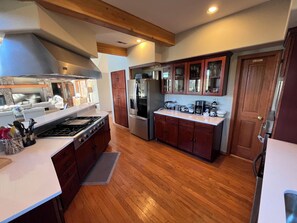 Fridge, microwave, oven, stovetop - Fantastic Modern Home with Million Dollar Views (Florissant)