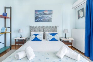 3 bedrooms, desk, soundproofing, iron/ironing board