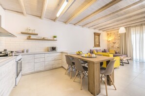 Geladeira, fogão, cooktop, lava-louças