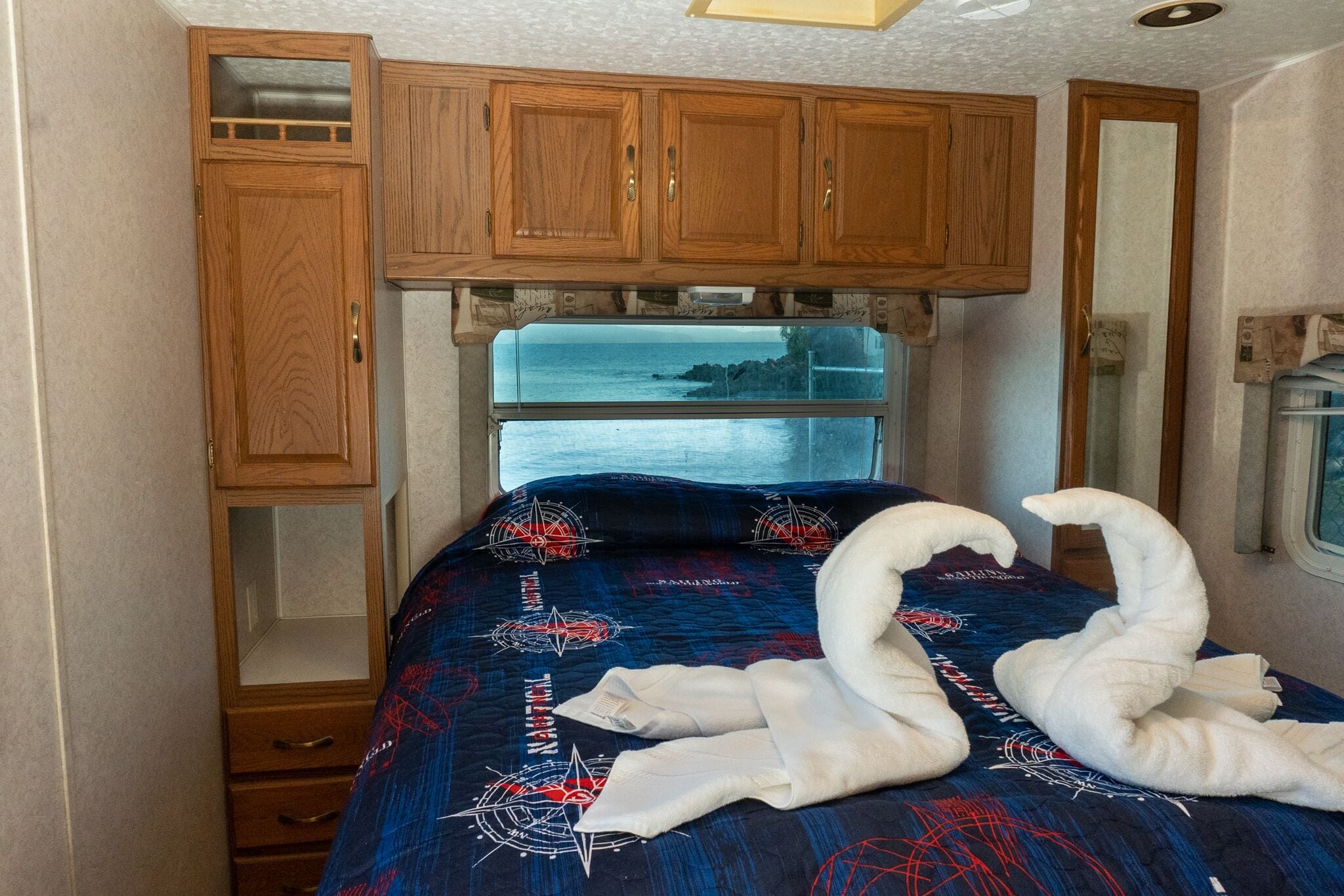 Deluxe Mobile Home | 1 bedroom, premium bedding, down duvets, memory-foam beds