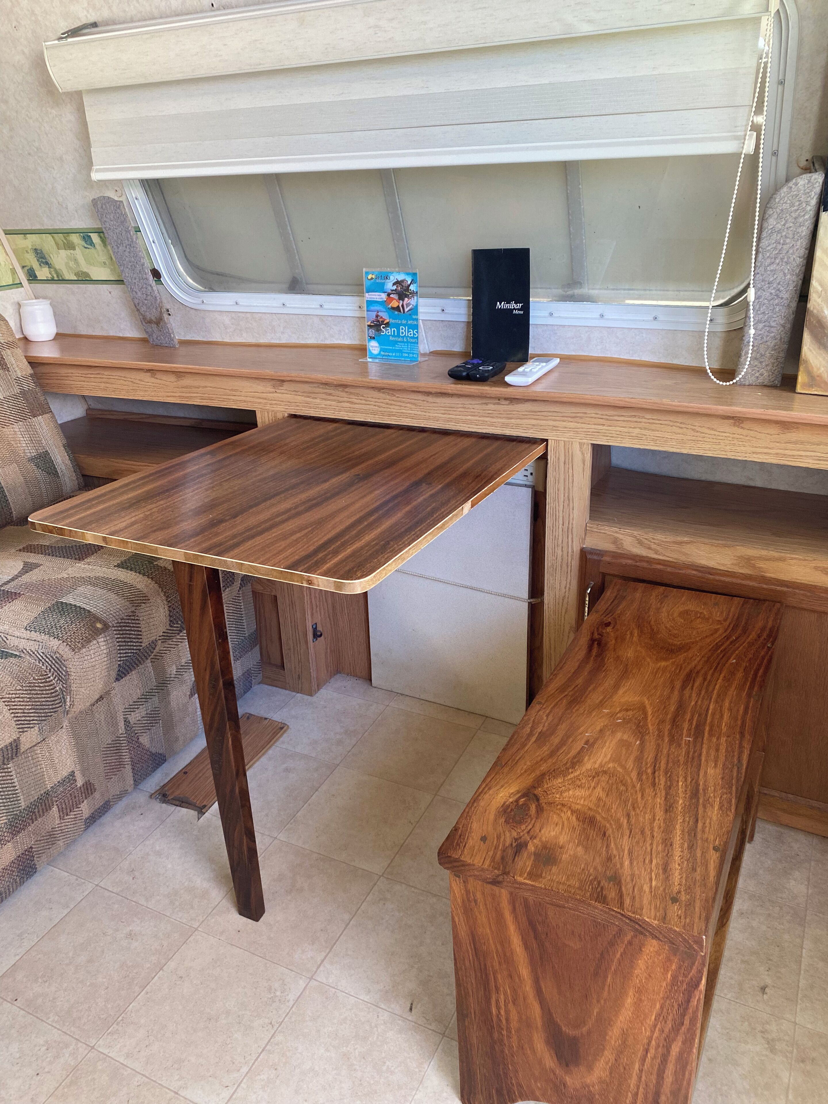 Business Mobile Home | Bathroom | Combined shower/bathtub, deep-soaking bathtub, towels, soap