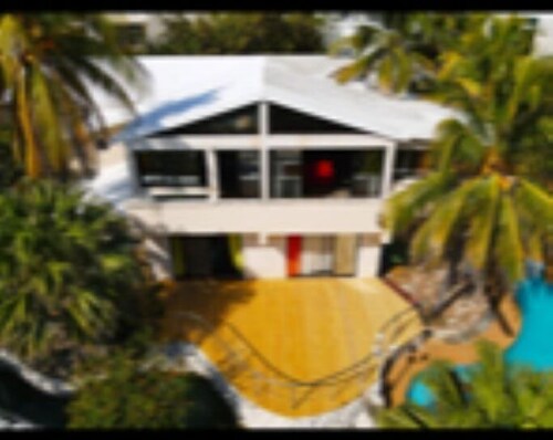 Entire Villa with 7 bdrm ocean front with private pool