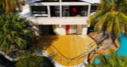 Entire Villa with 7 bdrm ocean front with private pool