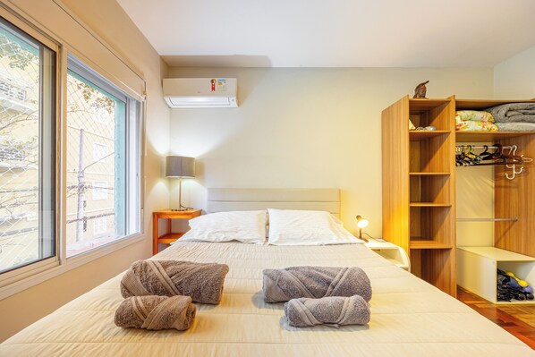 2 bedrooms, Internet, bed sheets