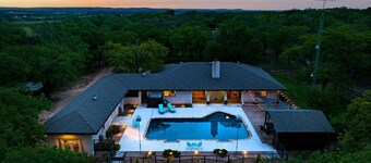 Spacious Home on 5 Peaceful Acres | Pool & Game Room | Guest House