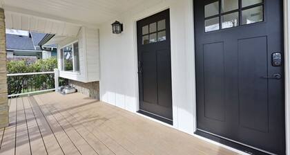 Newly Renovated! - Modern Upstairs Loft