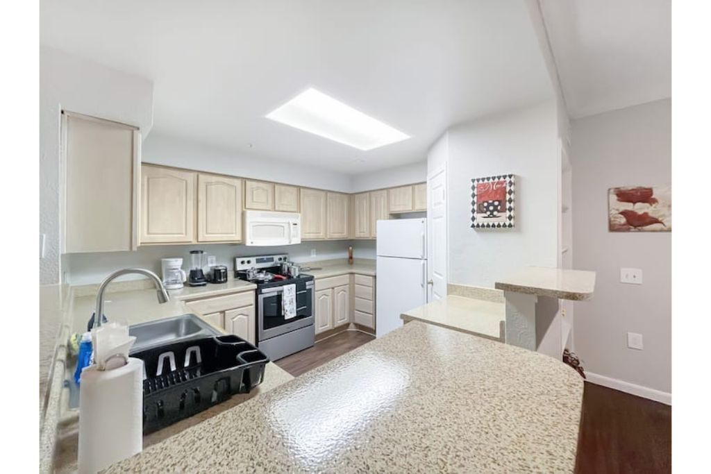 Walk to TMC & MDA, King Bed, Ground Floor 2br 2ba