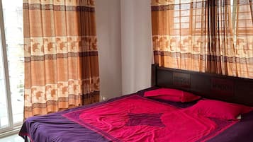 Apartment | 4 bedrooms, free WiFi, bed sheets