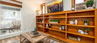 New! Lovely 1BR. Walk to Main St