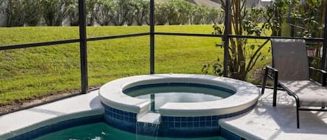 Beheizter Pool