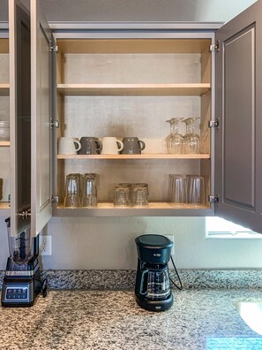 Interior - NEW Walking distance to downtown Williams, Polar Express and other attractions (Williams)