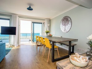 Dining - 3 bedroom accommodation in Hayling Island (Hayling Island)