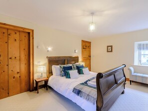 4 bedrooms, free WiFi, bed sheets