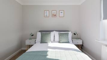 2 bedrooms, iron/ironing board, free WiFi, bed sheets