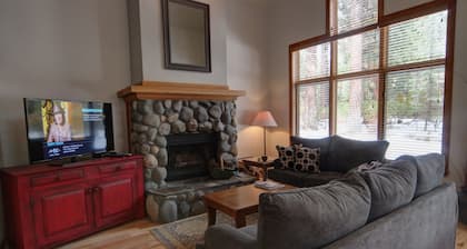 Central Incline with Pool & Tennis (TC83)