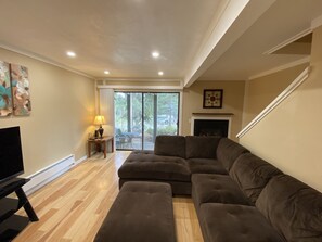 TV, fireplace - Cozy Condo in Incline (IM62) (Incline Village)
