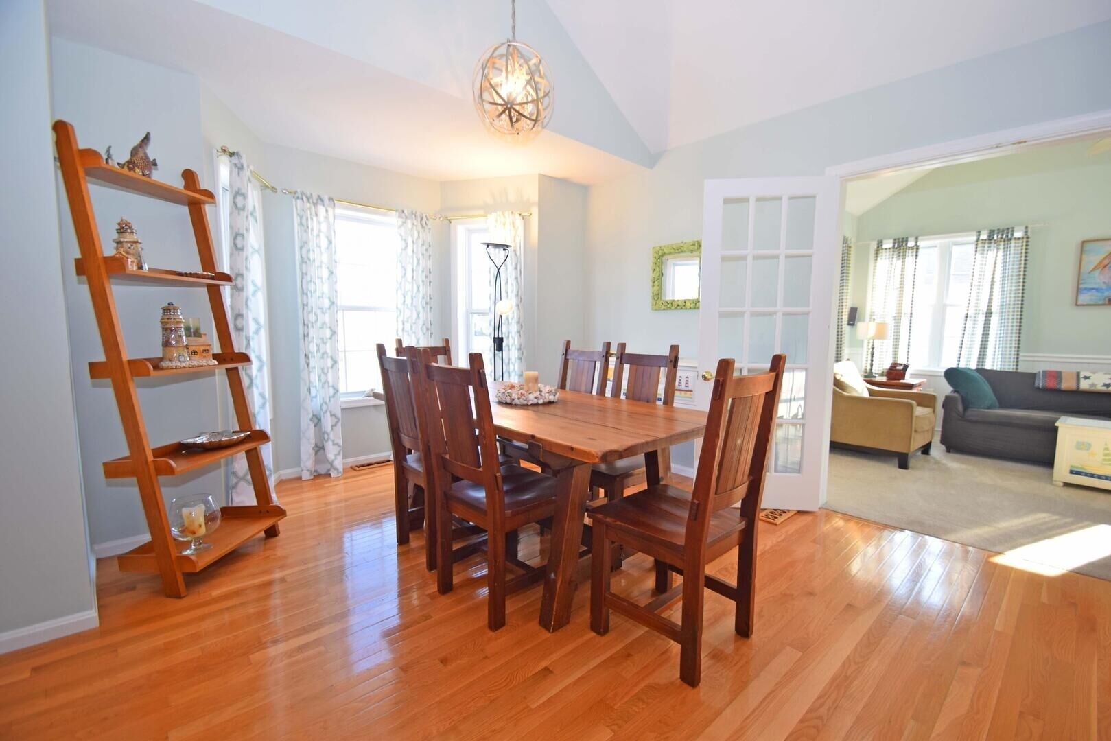 House, 3 Bedrooms | Dining