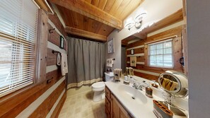 Cabin, 3 Bedrooms | Bathroom