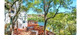 A rare find - bright gorgeous 3 bedroom home nestled on Lake Marble Falls!