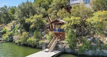A rare find - bright gorgeous 3 bedroom home nestled on Lake Marble Falls!