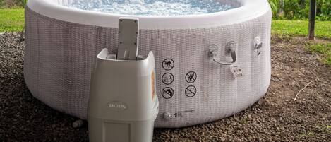 Baignoire à remous extérieure