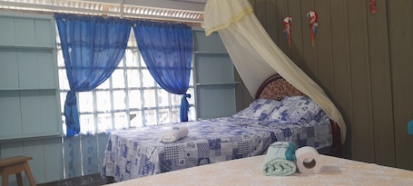 Escritorio . Hostal Ebenezer Macedonia Tikuna