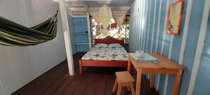 ห้องเบสิกดับเบิล | โต๊ะทำงาน